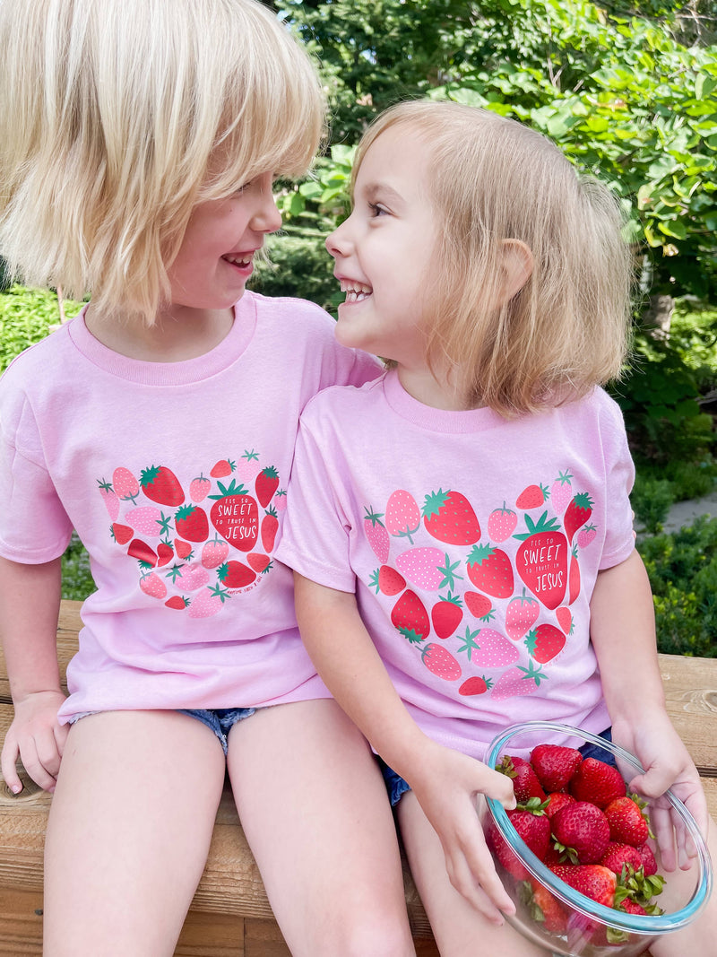 Tis So Sweet To Trust In Jesus Strawberry Toddler T-Shirt: Purple / 5/6